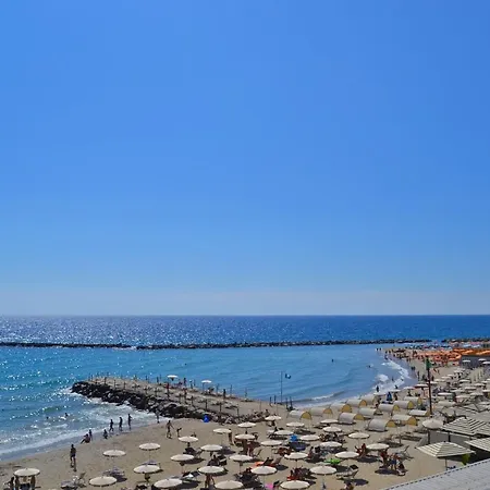 Apartmán Savoia Mozart 10-11 *